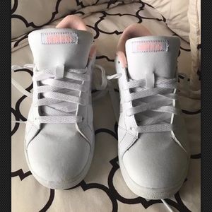 Women’s Adidas 👟